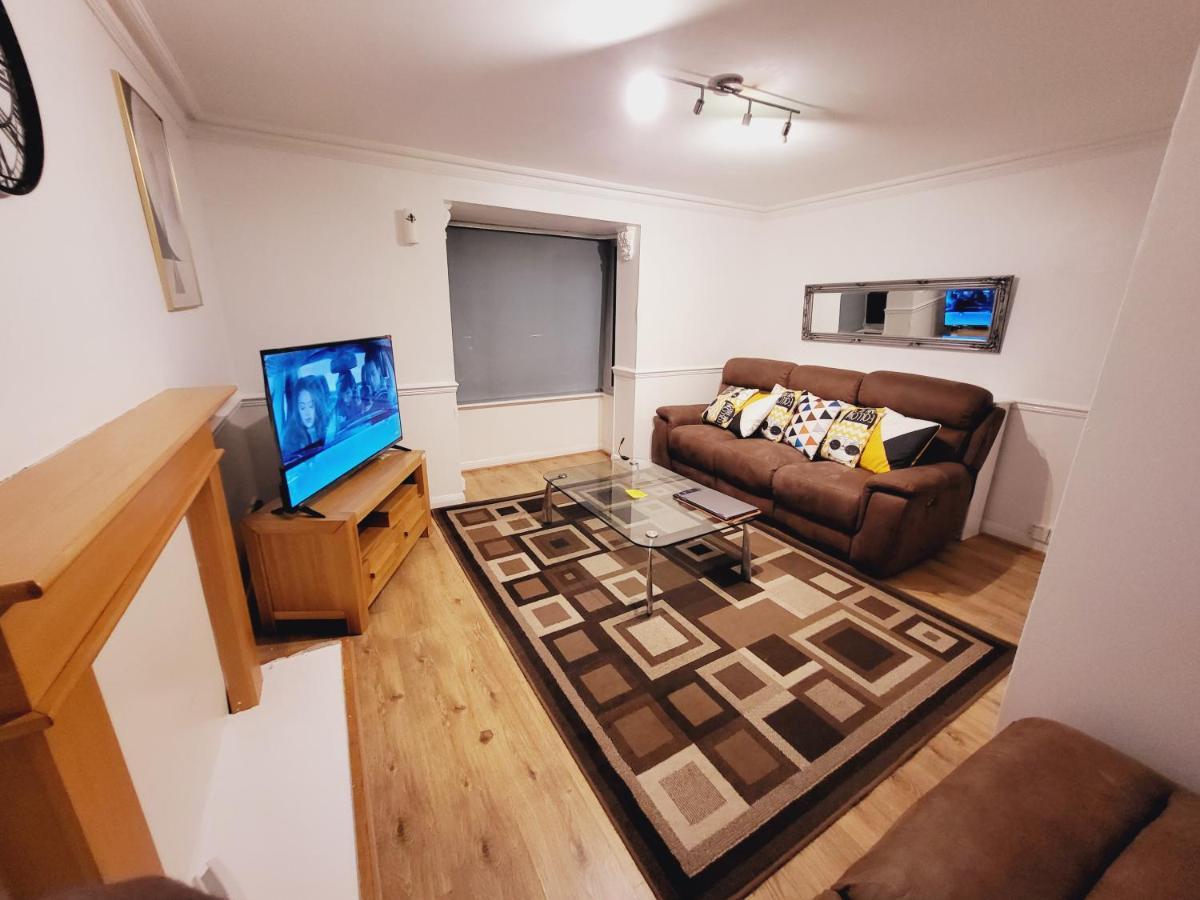 Manor Place Apartment Thamesmead Thamesmead  Екстериор снимка