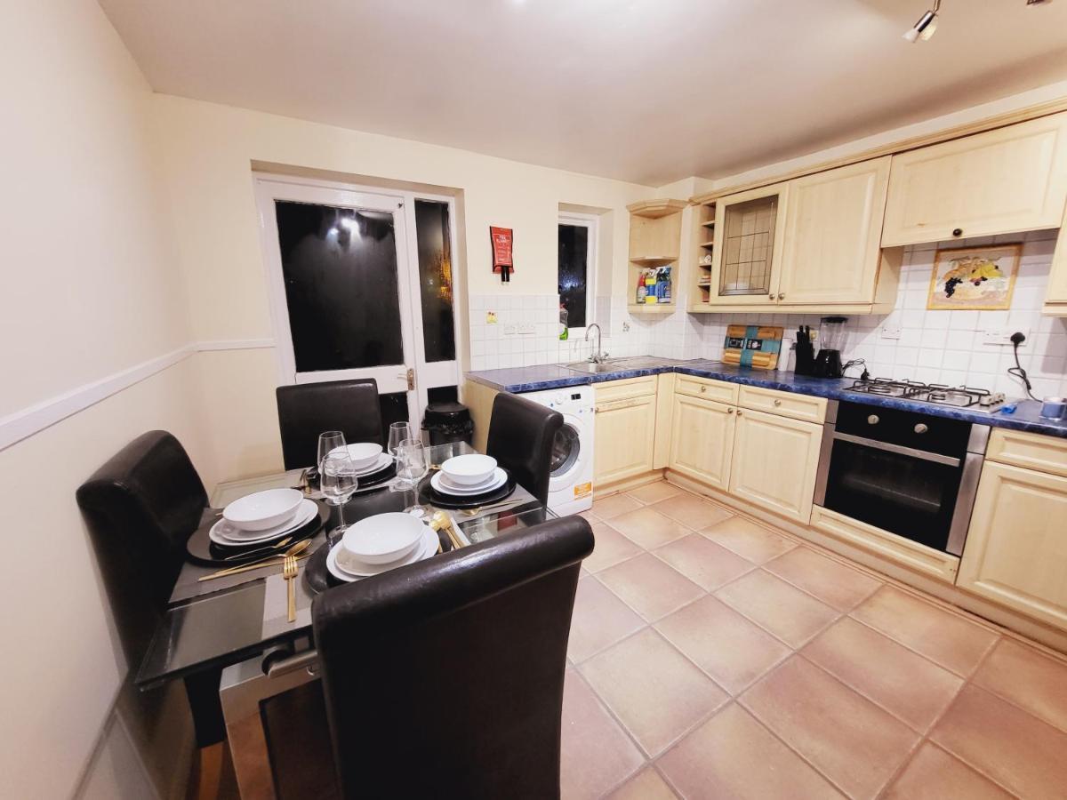 Manor Place Apartment Thamesmead Thamesmead  Екстериор снимка