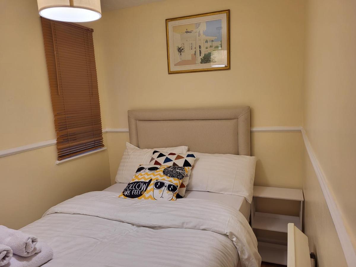 Manor Place Apartment Thamesmead Thamesmead  Екстериор снимка
